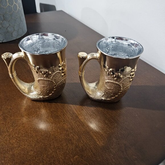 Gold mugs Nice for hot cholate or even a cup of tea at Christmas - Picture 3 of 5